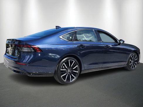 Used 2023 Honda Accord Touring image 7