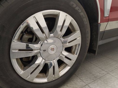 Used 2015 Cadillac SRX Luxury w/ Driver Awareness Package FWD image 31