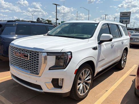 Used 2023 GMC Yukon Denali w/ Denali Reserve Package AWD/4WD image 2