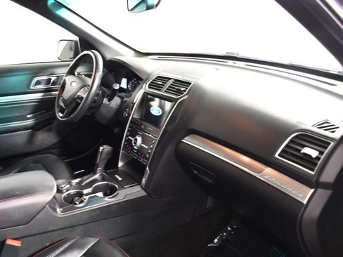 Used 2017 Ford Explorer Sport w/ Equipment Group 401A AWD/4WD image 19
