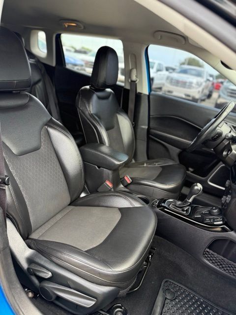 Used 2019 Jeep Compass Latitude AWD/4WD image 16