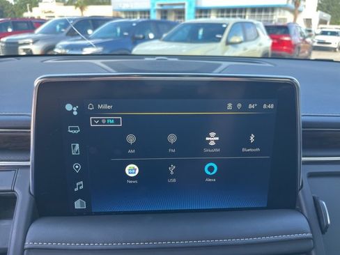 Used 2024 Chevrolet Suburban Premier image 28