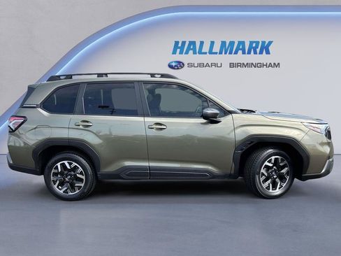 Certified 2025 Subaru Forester Premium AWD/4WD image 2