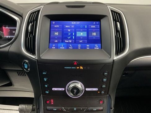 Used 2020 Ford Edge Titanium image 17