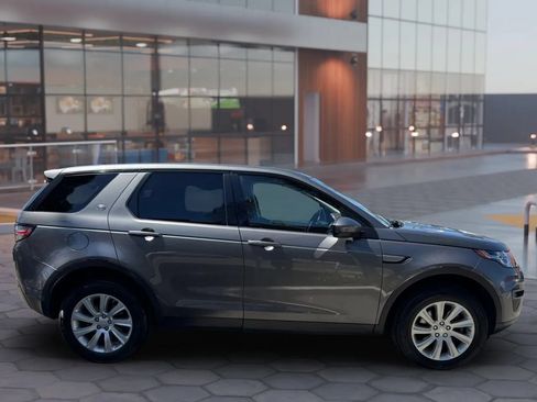 Used 2018 Land Rover Discovery Sport SE AWD/4WD image 7