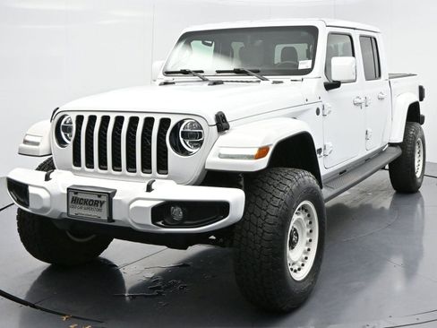 Used 2022 Jeep Gladiator Overland image 3