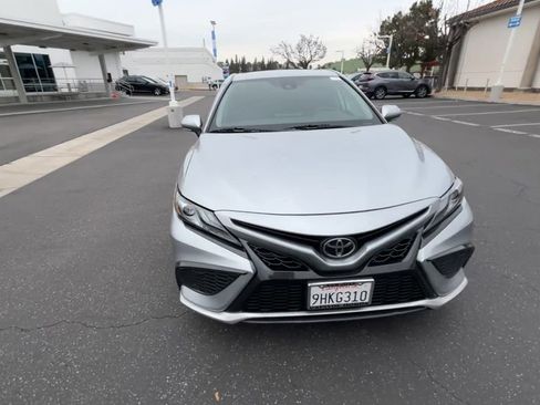 Used 2023 Toyota Camry XSE image 3