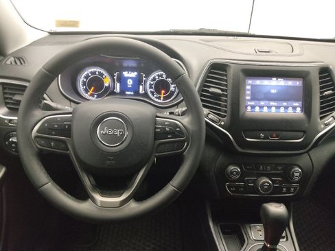 Used 2020 Jeep Cherokee Latitude Plus image 22