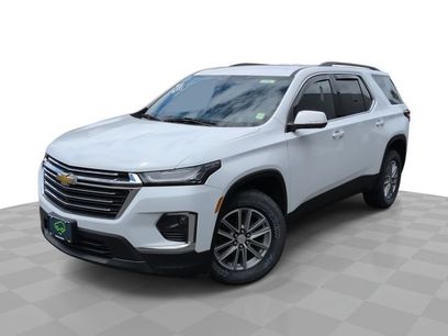 Used 2023 Chevrolet Traverse LT w/ Rear Camera Mirror Package
