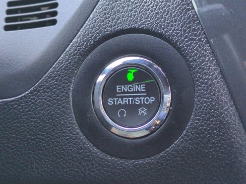 Used 2017 Ford Explorer Limited w/ Equipment Group 301A FWD image 29