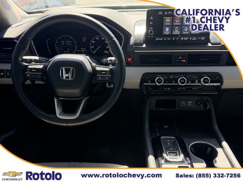 Used 2025 Honda Pilot Touring image 15