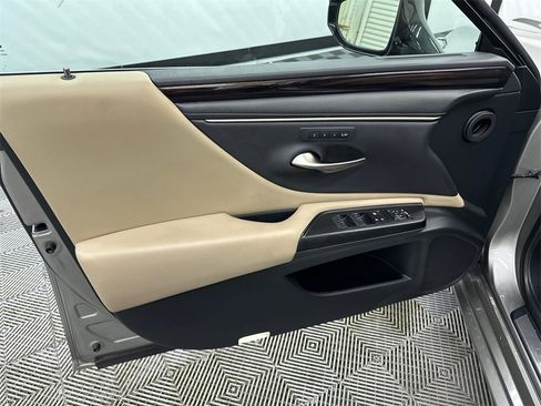 Used 2021 Lexus ES 350 w/ Premium Package image 11