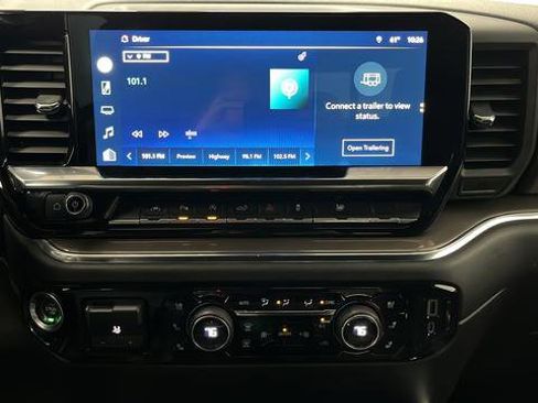 Used 2022 Chevrolet Silverado 1500 High Country w/ High Country Premium Package image 13