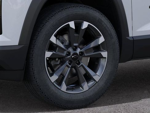 New 2027 Chevrolet Equinox RS w/ LPO, Floor Liner Package FWD image 9