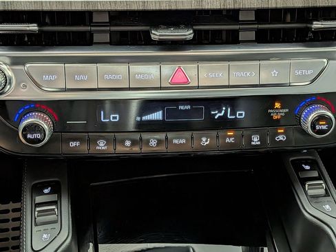 Used 2023 Kia Telluride SX FWD image 21
