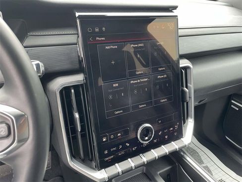 Used 2024 GMC Acadia Elevation image 24