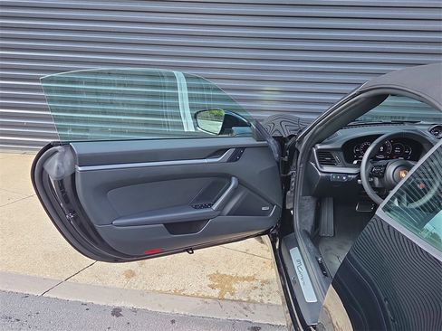 Used 2025 Porsche 911 Carrera image 7