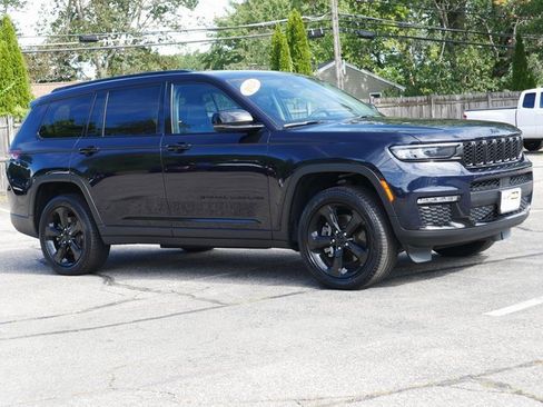 Used 2024 Jeep Grand Cherokee L Limited w/ Black Appearance Package image 8