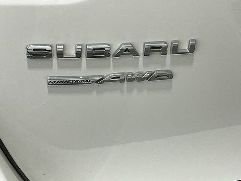 Used 2020 Subaru Outback Premium image 3