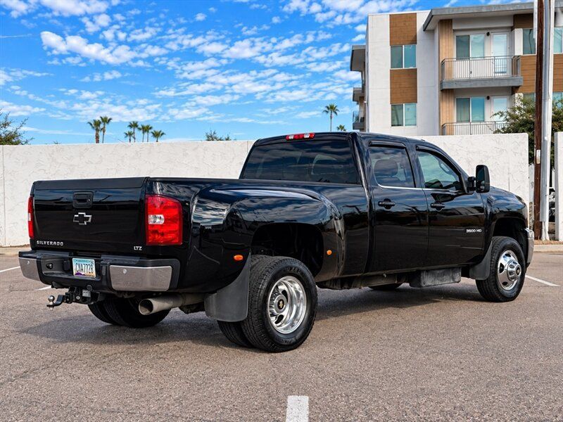 Used 2013 Chevrolet Silverado 3500 LTZ w/ LTZ Plus Package AWD/4WD image 4