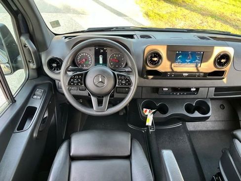 Used 2024 Mercedes-Benz Sprinter 2500 image 24