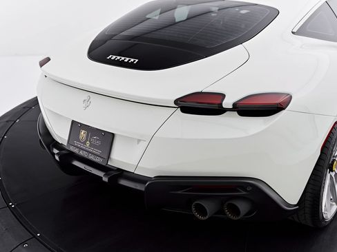Used 2022 Ferrari Roma RWD image 27