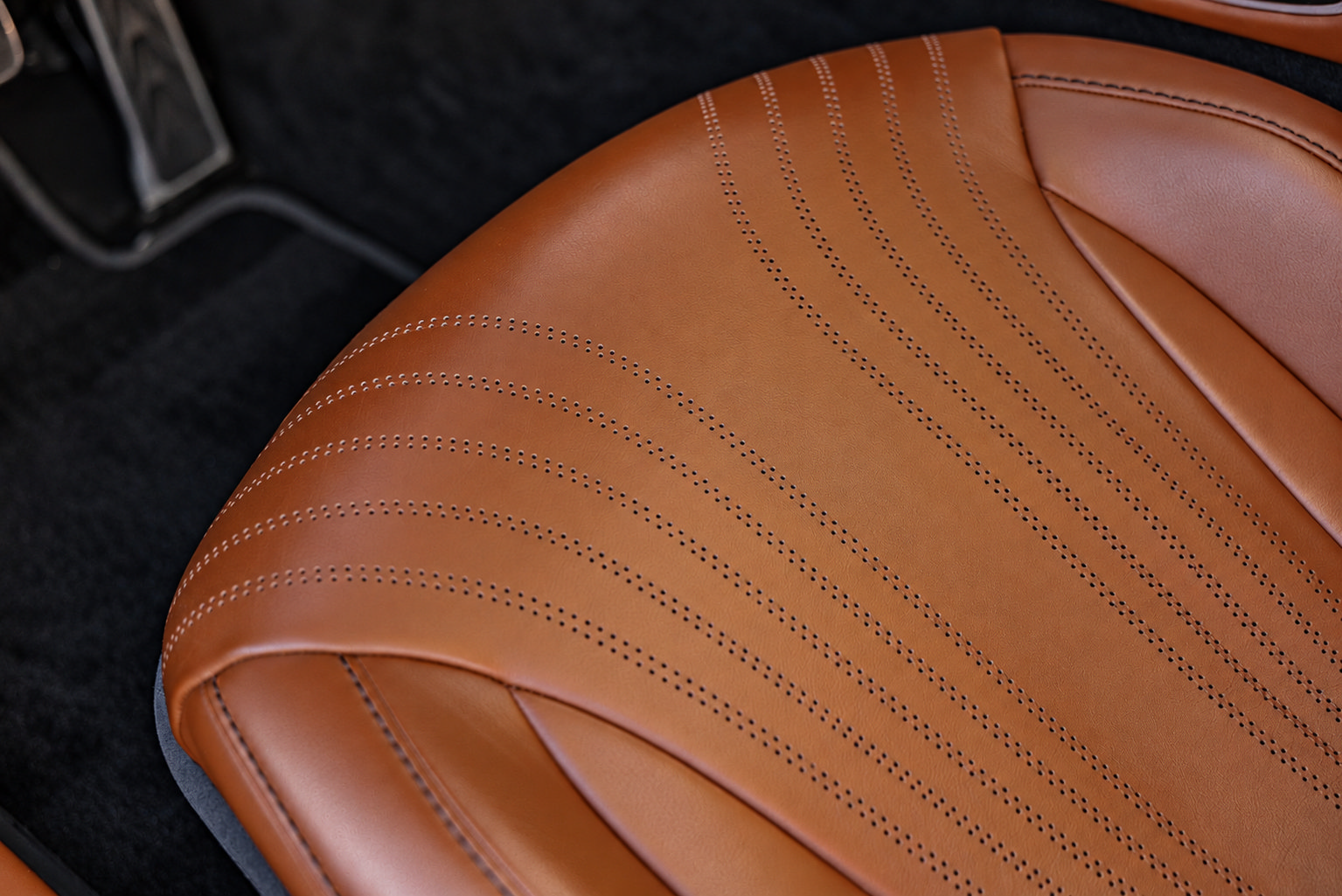 Used 2019 Aston Martin DB11 Volante RWD image 39