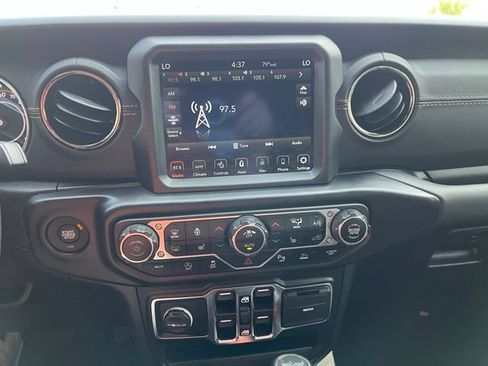 Used 2021 Jeep Wrangler Unlimited Sahara AWD/4WD image 14