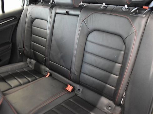 Used 2015 Volkswagen Golf 4-Door image 7