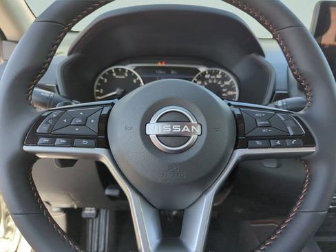 New 2025 Nissan Altima 2.5 SR w/ SR Premium Package FWD image 39