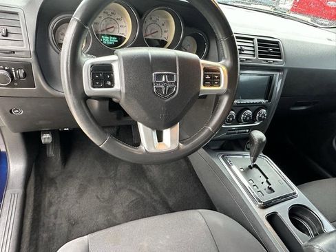 Used 2013 Dodge Challenger SXT image 8