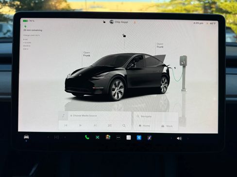 Used 2022 Tesla Model Y Long Range image 25