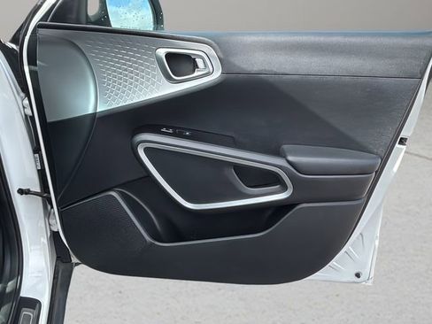 Used 2021 Kia Soul LX FWD image 9