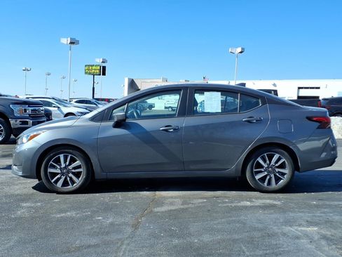 Used 2023 Nissan Versa SV image 16