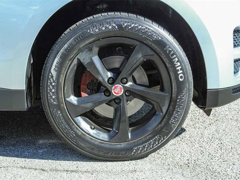 Used 2019 Jaguar F-PACE Premium image 9