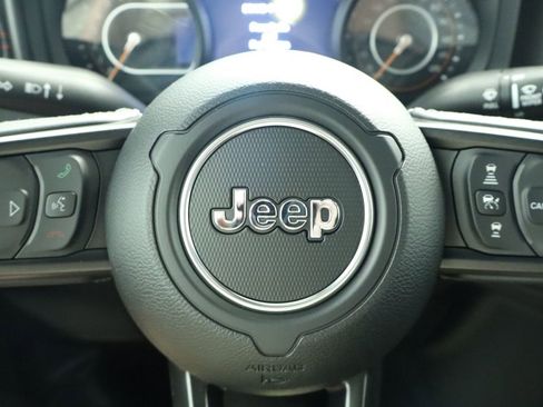 New 2026 Jeep Gladiator Rubicon AWD/4WD image 32