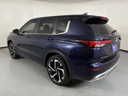 Used 2024 Mitsubishi Outlander SE image 6