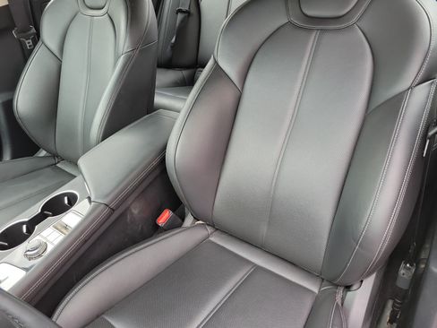 Used 2025 Genesis G70 2.5T AWD/4WD image 11