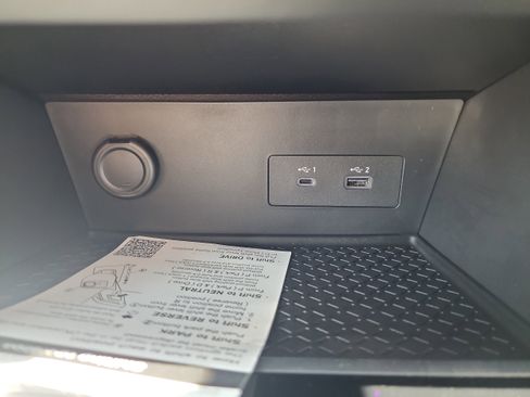 New 2025 Nissan Pathfinder SV w/ Black Appearance Package image 14