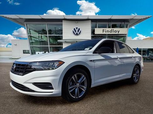 Used 2019 Volkswagen Jetta R-Line w/ R-Line Cold Weather Package FWD image 2
