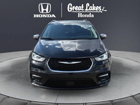 Used 2023 Chrysler Pacifica Limited FWD image 6