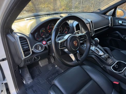 Used 2016 Porsche Cayenne GTS image 26