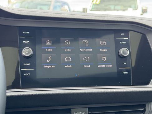 Used 2019 Volkswagen Jetta SEL FWD image 24