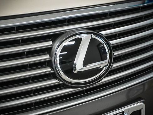 Used 2017 Lexus LS 460 w/ Comfort Package RWD image 27