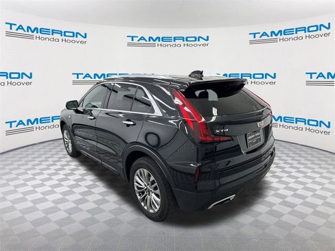 Used 2024 Cadillac XT4 Premium Luxury image 3