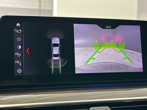 Used 2019 BMW 530e w/ Convenience Package RWD image 23