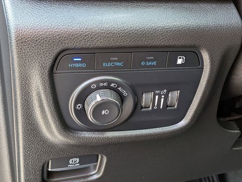 Used 2022 Jeep Grand Cherokee Limited 4xe image 15