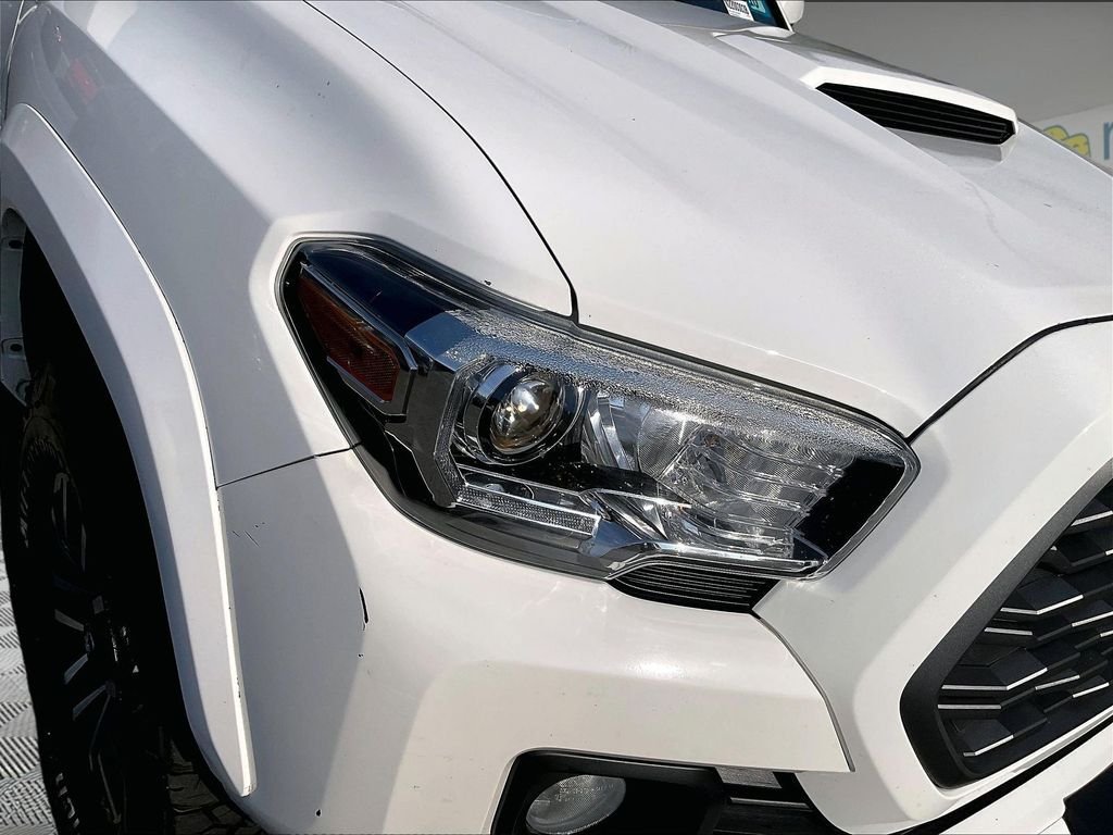 Used 2022 Toyota Tacoma TRD Sport w/ Technology Package AWD/4WD image 31