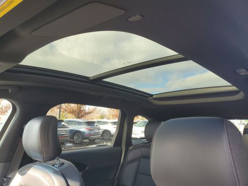 Certified 2024 Lincoln Nautilus Reserve w/ Equipment Group 203A image 11