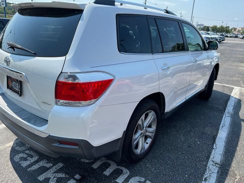 Used 2012 Toyota Highlander Limited w/ Tow Pkg AWD/4WD image 7